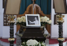 Κηδεία-Γιώργου-Μαρίνου:-Το-τελευταίο-αντίο-στον-πρώτο-σόουμαν-της-Ελλάδας