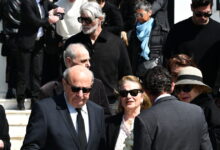 Κηδεία-Γιώργου-Μαρίνου:-Το-τελευταίο-χειροκρότημα-στον-πρώτο-σόουμαν-της-Ελλάδας