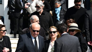 Κηδεία-Γιώργου-Μαρίνου:-Το-τελευταίο-χειροκρότημα-στον-πρώτο-σόουμαν-της-Ελλάδας