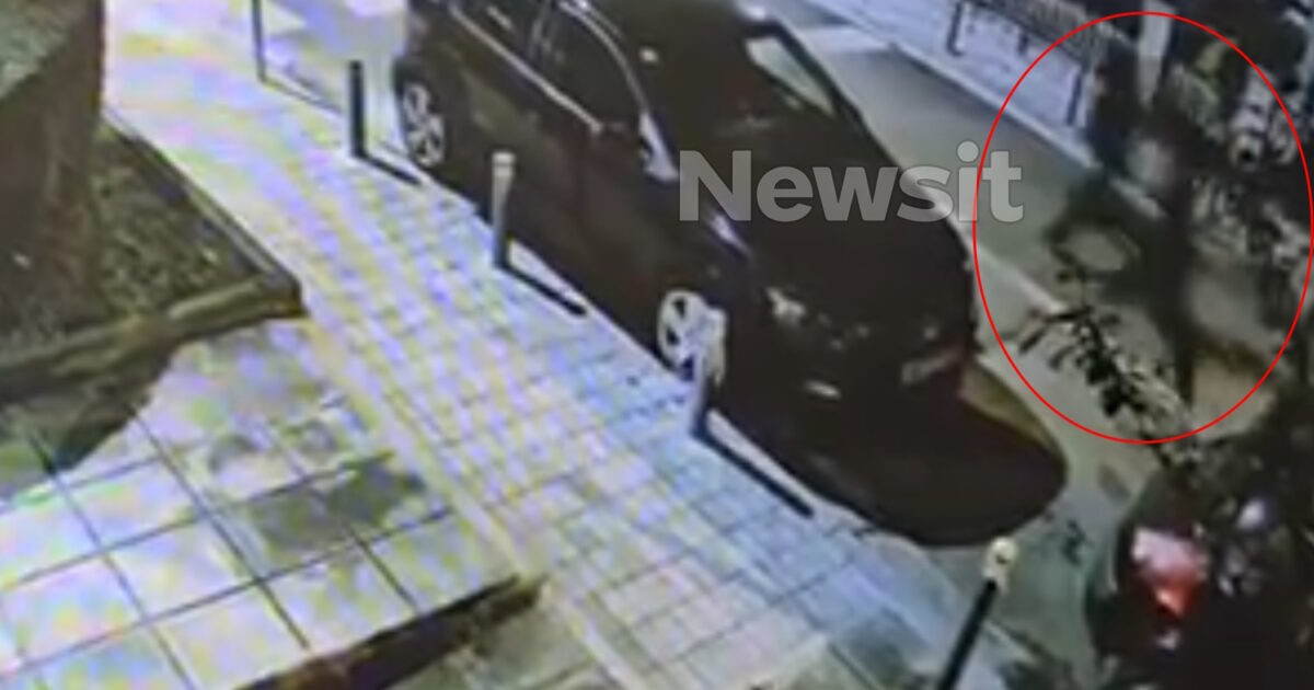 Καλαμαριά:-Νέο-βίντεο-ντοκουμέντο-–-Ο-20χρονος-έχει-δεχτεί-την-μαχαιριά-και-δεν-μπορεί-να-περπατήσει