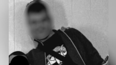 Καλαμαριά:-Ακατάσχετη-αιμορραγία-από-μαχαιριά-στην-καρδιά,-«έδειξε»-η-ιατροδικαστική-για-τον-20χρονο-που-δολοφονήθηκε