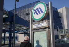 Ληστές-απείλησαν-με-όπλο-επιβάτες-στο-μετρό-της-Αγίας-Μαρίνας,-τους-έκλεψαν,-μπήκαν-στο-τούνελ-και-σταμάτησαν-την-κυκλοφορία