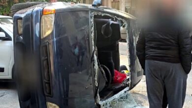 Τροχαίο-στην-Κυψέλη-με-ανατροπή-αυτοκινήτου-–-Πυροσβέστες-απεγκλώβισαν-ηλικιωμένο-οδηγό 