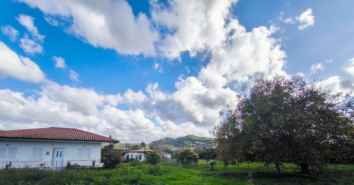 Καιρός-σήμερα:-Ηλιοφάνεια-με-πρόσκαιρες-νεφώσεις-–-Τοπικές-βροχές-στα-δυτικά