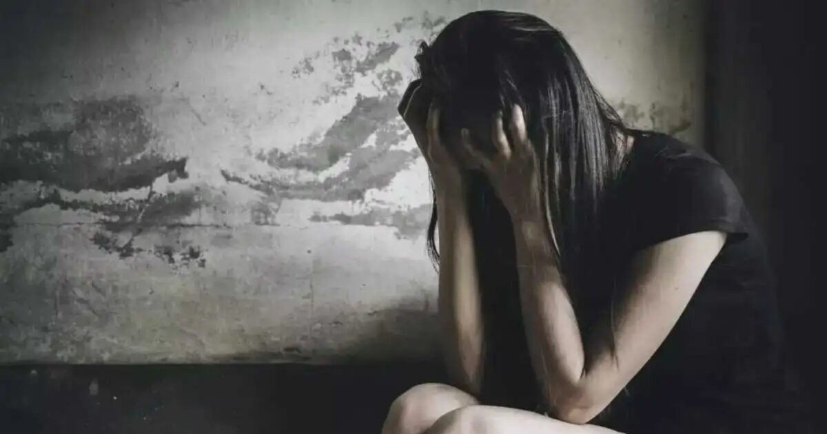 Χανιά:-17χρονη-κατήγγειλε-ομαδικό-βιασμό-από-5-άτομα-–-10-συλλήψεις,-ανήλικος-βιντεοσκοπούσε-την-πράξη