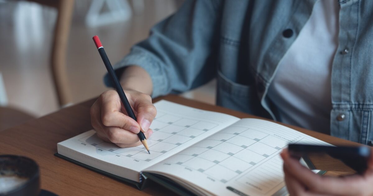 Αργίες-2026:-Πότε-πέφτει-Πάσχα-και-πότε-είναι-του-Αγίου-Πνεύματος-–-Όλα-τα-τριήμερα