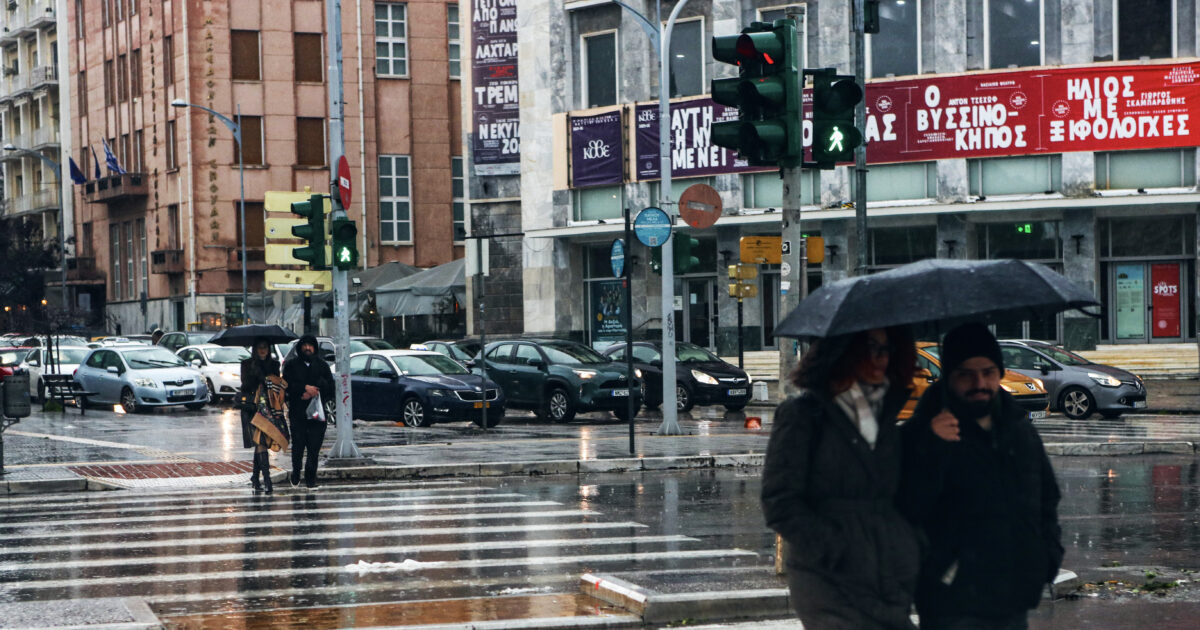 Καιρός-σήμερα:-Τοπικές-βροχές-και-καταιγίδες-στα-δυτικά-ηπειρωτικά-και-το-Ιόνιο-–-Στους-19-βαθμούς-η-θερμοκρασία