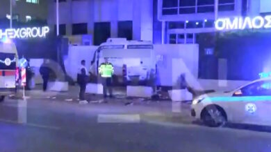 Λεωφόρος-Αθηνών:-Καραμπόλα-τριών-οχημάτων-τα-ξημερώματα-έξω-από-το-Χρηματιστήριο