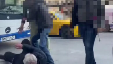 Θεσσαλονίκη:-«Ξαφνικά-τον-άρπαξε-και-τον-έριξε-κάτω»-λέει-αυτόπτης-μάρτυρας-για-το-άγριο-ξύλο-μεταξύ-οδηγού-ΟΑΣΘ-και-πολίτη-που-στάθμευσε-παράνομα