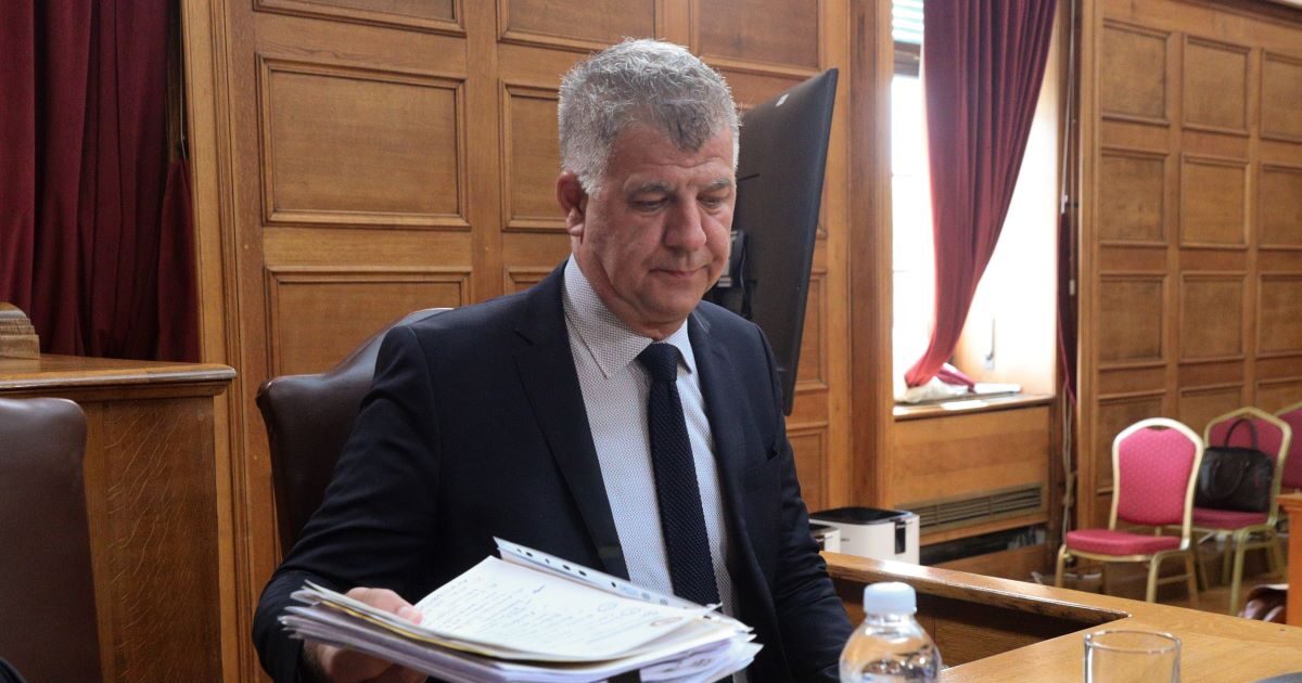 Δίκη-ΟΠΕΚΕΠΕ:-«Βόμβες»-Σημανδράκου-για-Λευτέρη-Αυγενάκη-–-Καταγγέλλει-ασφυκτικές-πιέσεις-για-να-πληρωθούν-«αμαρτωλά»-ΑΦΜ