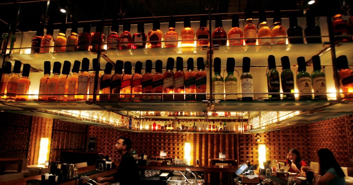 20-ερωτοαπαντήσεις-για-την-απαγόρευση-καπνικών-και-αλκοόλ-σε-ανήλικους:-Τι-πρέπει-να-γνωρίζουν-οι-ενδιαφερόμενοι