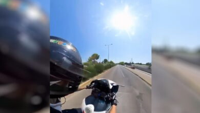 Απίστευτο-βίντεο-με-23χρονο-που-τρέχει-με-ιλιγγιώδη-ταχύτητα-κάνοντας-σούζα:-Ταυτοποιήθηκε-και-κατηγορείται-για-επικίνδυνη-οδήγηση