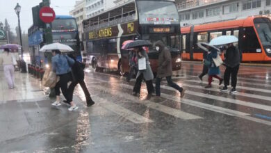 Καιρός-αύριο:-Βροχές-και-καταιγίδες-σε-όλη-τη-χώρα-–-Ισχυροί-άνεμοι-έως-8-μποφόρ-στο-Αιγαίο