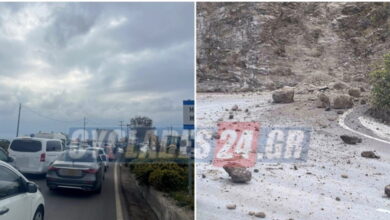 Κατολισθήσεις-στη-Σαντορίνη:-Κλειστός-ο-δρόμος-προς-το-λιμάνι-του-Αθηνιού-–-Ουρές-οχημάτων-στο-σημείο