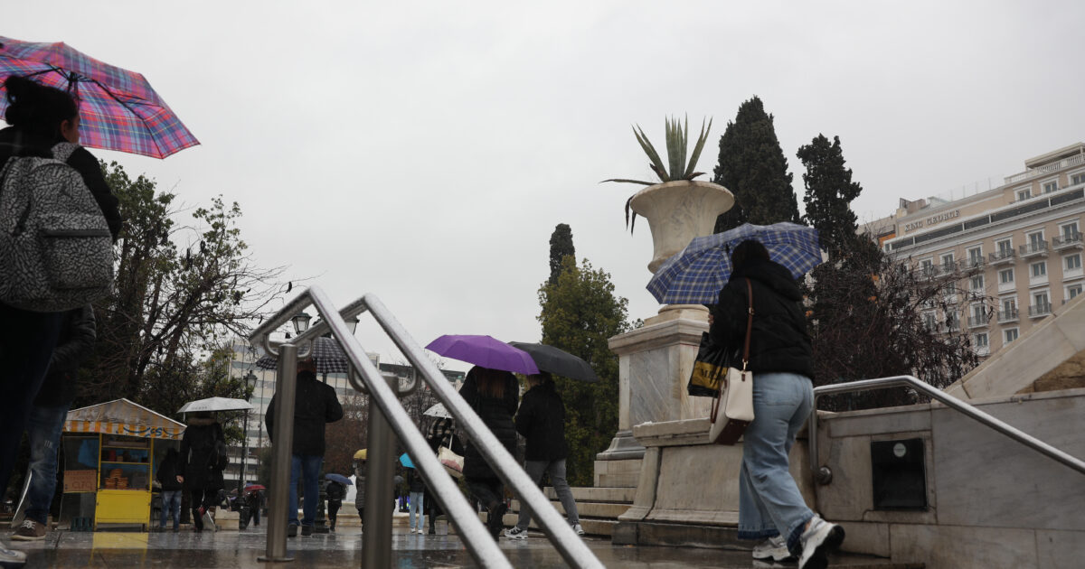 Καιρός:-Βροχές-σε-όλη-τη-χώρα,-ισχυροί-άνεμοι-και-περαιτέρω-πτώση-της-θερμοκρασίας