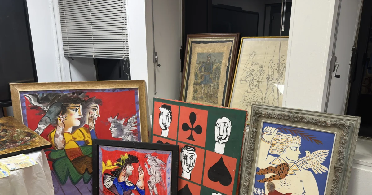 Γιώργος-Τσαγκαράκης:-Η-ανώνυμη-καταγγελία-που-άνοιξε-την-έρευνα-για-τα-πλαστά-έργα-τέχνης-του-γκαλερίστα-στο-Κολωνάκι-–-Δείτε-εικόνες