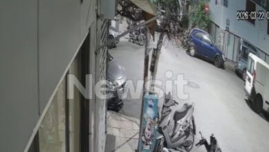 Αμπελόκηποι:-Νέο-βίντεο-με-την-τρελή-πορεία-οδηγού-υπό-την-επήρεια-αλκοόλ-–-Η-στιγμή-που-παρασύρει-ένα-από-τα-14-οχήματα