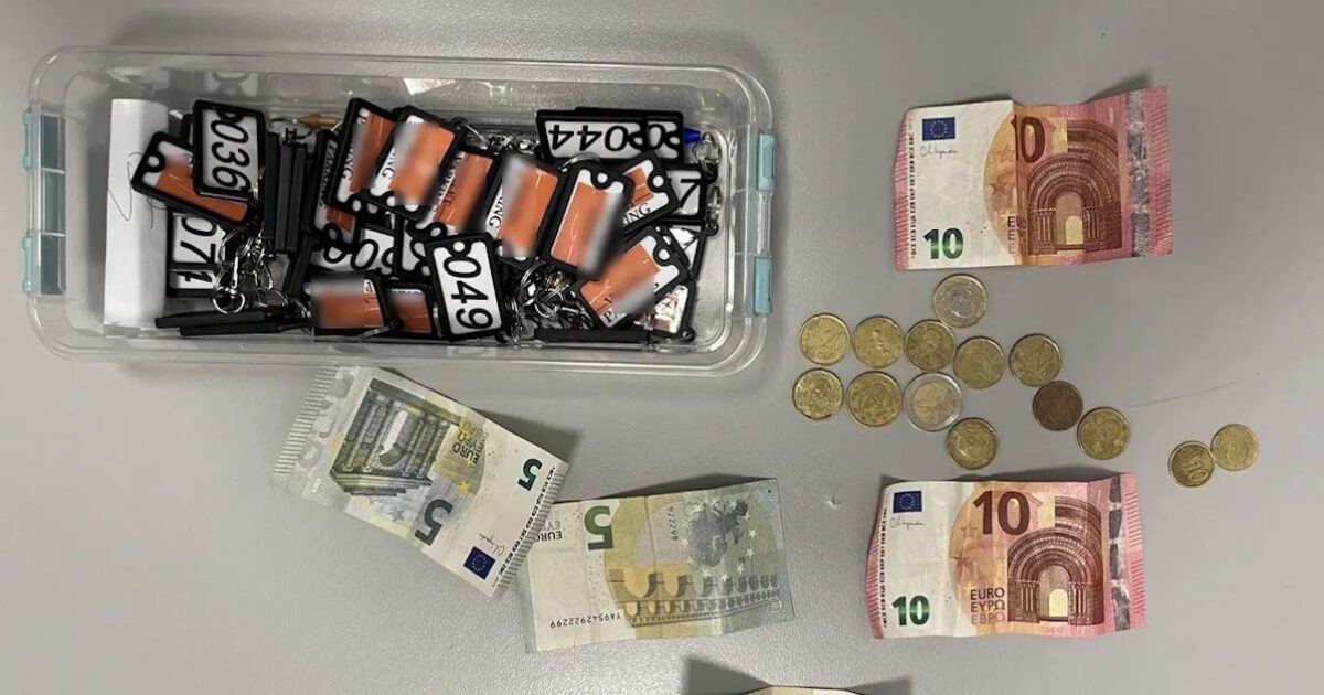 Κηφισιά:-Εξαπατούσαν-οδηγούς-και-πάρκαραν-τα-οχήματά-τους-σε-δημόσιους-χώρους-έναντι-αμοιβής-–-Δύο-συλλήψεις