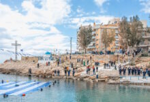 25η-Μαρτίου:-Η-γαλανόλευκη-στη-θάλασσα-του-Πειραιά-για-την-εθνική-επέτειο-–-Συγκίνηση-και-υπερηφάνεια