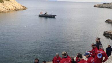 Βουλιαγμένη:-Θρίλερ-με-δύο-δύτες-στα-Λιμανάκια