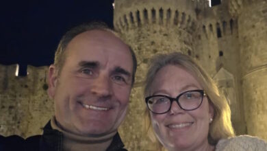 Ο-Ανδρέας-και-η-Νικόλ-από-τη-Γερμανία-λατρεύουν-την-Ελλάδα-σαν-δεύτερη-πατρίδα:-«Κολονία-–-Ρόδος-ένας-καφές-δρόμος»