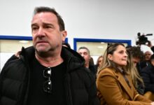 Δίκη-για-τα-Τέμπη:-«Θα-σε-σκίσω-με-τα-χέρια-μου,-αλήτη»-ξέσπασε-η-οικογένεια-Πλακιά-–-«Να-μας-πείτε-τι-μετέφερε-το-φορτίο»-φώναζε-η-Καρυστιανού