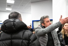 Τέμπη:-Οργή-συγγενών-και-δικηγόρων-στη-δίκη-της-σιδηροδρομικής-τραγωδίας-–-Τέσσερις-διακοπές-και-γιουχαΐσματα