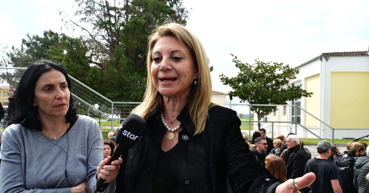 Δίκη-για-τα-Τέμπη-–-Μαρία-Καρυστιανού:-«Ήμασταν-700-άτομα-σε-μια-αίθουσα-σαν-τα-ποντίκια»