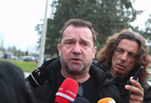 Δίκη-για-τα-Τέμπη-–-Νίκος-Πλακιάς:-«Σήμερα-μπάζωσαν-και-τα-υπόλοιπα-μέλη-της-οικογένειας-μας»