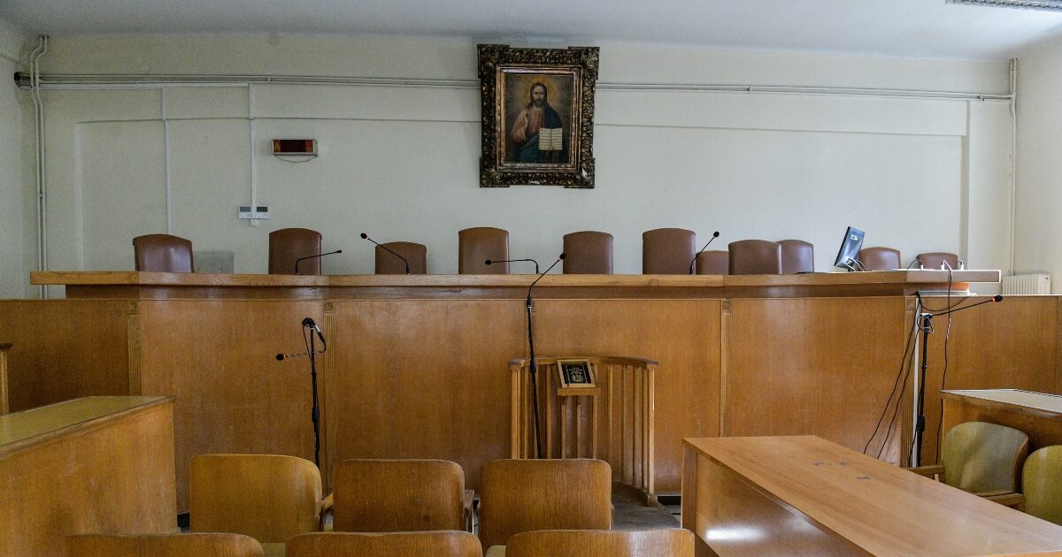 Θεσσαλονίκη:-Στη-φυλακή-αρχιμανδρίτης-που-μαζί-με-πρώην-ιερέα-«έφαγαν»-1,5-εκατομμύριο-από-πιστούς