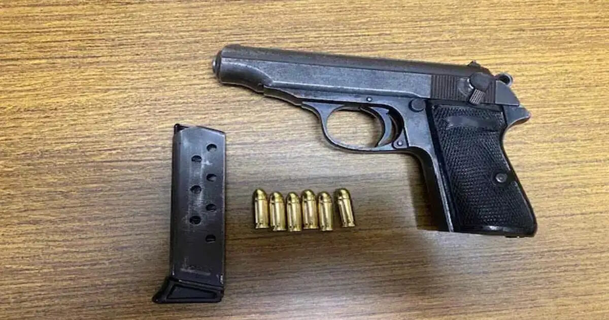 Πάτρα:-Μπήκε-με-όπλο-σε-σούπερ-μάρκετ-–-«Πες-στο-αφεντικό-σου-να-με-”καθαρίσει”-αλλιώς-θα-ξανάρθω»