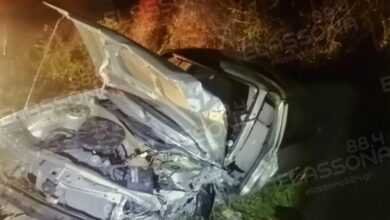 Τραγωδία-στην-Ελασσόνα:-Ένας-νεκρός-και-δύο-τραυματίες-σε-τροχαίο-δυστύχημα-–-Τους-απεγκλώβισε-η-πυροσβεστική