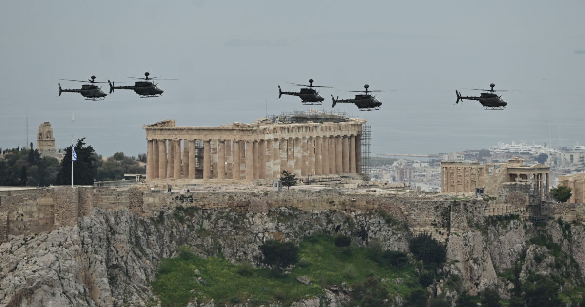 25η-Μαρτίου-2026:-Κυκλοφοριακές-ρυθμίσεις-στο-Σύνταγμα-για-την-στρατιωτική-παρέλαση-–-Πώς-θα-κινηθούν-Μετρό-και-λεωφορεία