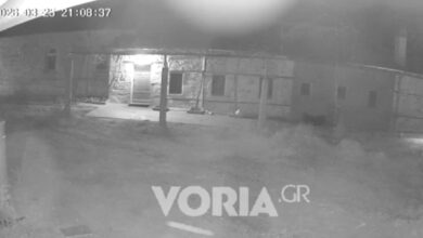 Σεισμός-στο-Άγιο-Όρος:-Η-στιγμή-που-τα-4,9-ρίχτερ-«χτυπούν»-τις-Καρυές-–-Εικόνες-με-τις-ρωγμές