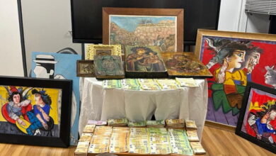 Γιώργος-Τσαγκαράκης:-Της-άλλαξαν-τα-κοσμήματα-με-ψεύτικα-και-είδε-τα-αυθεντικά-να-πωλούνται-on-air-σε-δημοπρασία-της-γκαλερί