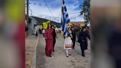 25η-Μαρτίου:-Πήγανε-για-παρέλαση-και-αποκλειστήκανε-στη-Γαύδο-21-μαθητές-από-τη-Βούλα-Αττικής