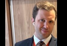 Βουλιαγμένη:-«Το-παιδί-μας-χάθηκε»-–-Τα-σπαρακτικά-λόγια-της-μητέρας-του-34χρονου-δύτη-που-πνίγηκε-στο-«Πηγάδι-του-Διαβόλου»