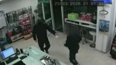 Αγρίνιο:-Βίντεο-ντοκουμέντο-από-ληστεία-σε-βενζινάδικο-–-Άφαντος-παραμένει-ο-δράστης