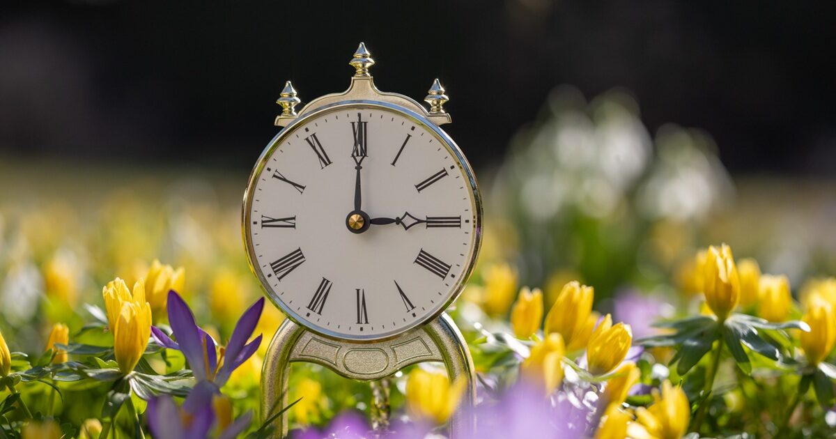Αλλαγή-ώρας-2026:-Πότε-βάζουμε-τα-ρολόγια-μία-ώρα-μπροστά
