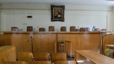 Θεσσαλονίκη:-Αθώα-η-77χρονη-που-είχε-κατηγορηθεί-για-τον-ξυλοδαρμό-του-82χρονου-συζύγου-της-–-«Θέλει-να-με-διώξει-από-το-σπίτι-γιατί-έχει-γκομενιλίκια»