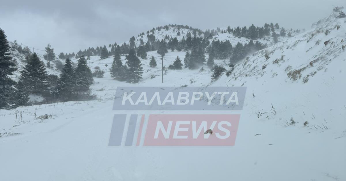 Καλάβρυτα:-Οδηγοί-εγκλωβίστηκαν-στα-χιόνια,-επί-τόπου-μηχανήματα-της-Πολιτικής-Προστασίας