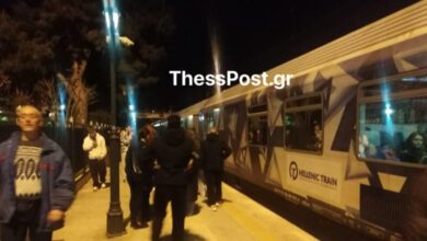 Ακινητοποιήθηκε-τρένο-στην-Οινόη-λόγω-βλάβης:-Ταλαιπωρία-για-εκατοντάδες-επιβάτες-–-Δείτε-εικόνες