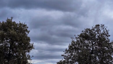 Καιρός-αύριο:-Συννεφιά-με-λίγες-τοπικές-βροχές-–-Καταιγίδες-σε-νησιά