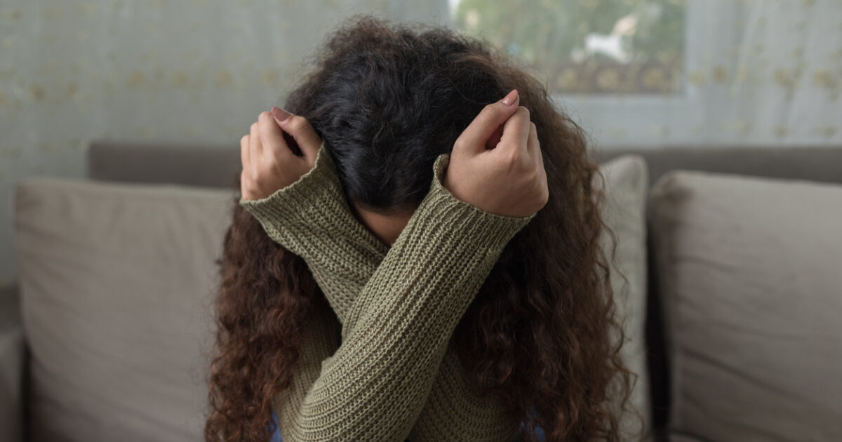 Κόρινθος:-Καθηγητής-κατηγορείται-ότι-παρενόχλησε-σεξουαλικά-15χρονη-μαθήτρια-–-«Το-καταγγείλαμε-αλλά-δεν-μας-άκουσε-κανείς»,-λέει-ο-πατέρας-της