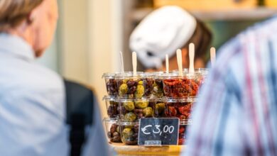 Ακρίβεια-και-καθημερινότητα:-Τα-μικρά-έξοδα-που-«τρώνε»-τον-μισθό-χωρίς-να-το-καταλαβαίνεις