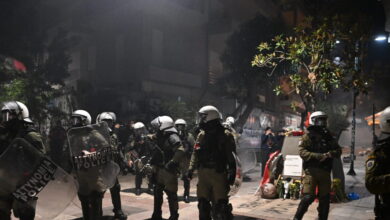 Εξάρχεια:-Επίθεση-με-πέτρες-κατά-διμοιρίας-ΜΑΤ-–-114-προσαγωγές