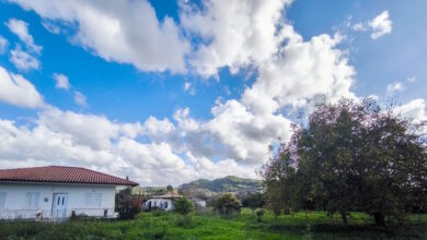 Καιρός-σήμερα:-Ηλιοφάνεια-με-λίγα-σύννεφα-και-τοπικές-βροχές-–-Στους-20-βαθμούς-η-θερμοκρασία