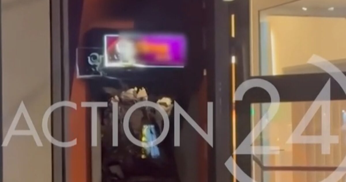 Εμπρηστικές-επιθέσεις-atm-σε-Ζωγράφου-και-Πατήσια-–-Άγνωστοι-πυρπόλησαν-βαν-στο-Πολύγωνο