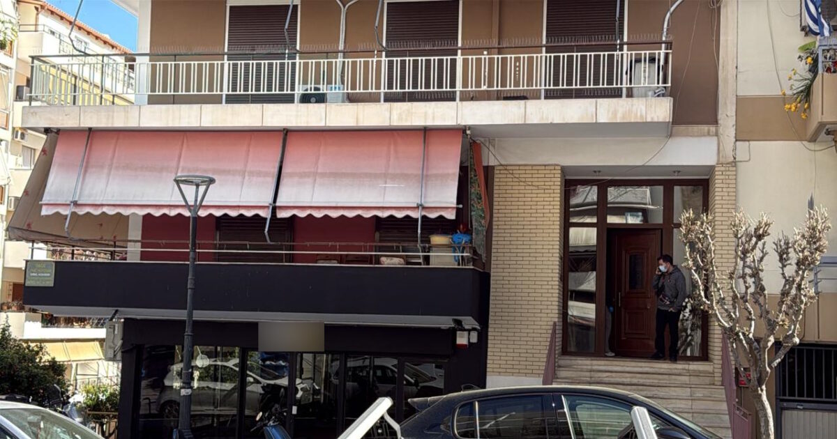 Διπλή-δολοφονία-στου-Ζωγράφου:-Βρέθηκαν-μητέρα-και-κόρη-νεκρές-σε-διαμέρισμα-–-Η-πόρτα-ήταν-σφραγισμένη-με-τσιμέντο