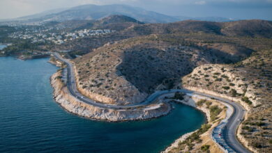 Βουλιαγμένη:-«Τον-δέσαμε-από-τον-εξοπλισμό-του-και-τον-τραβήξαμε-έξω»-λέει-ερευνητής-σπηλαιοδύτης-για-τον-34χρονο-που-πνίγηκε